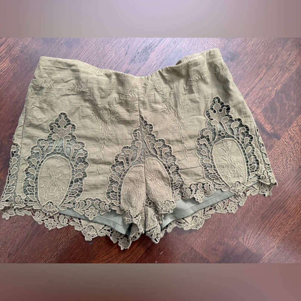 Jolt Olive Lace Trim Women Shorts
